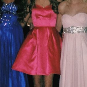 💞HOST PICK💞PINK SHERRI HILL DRESS